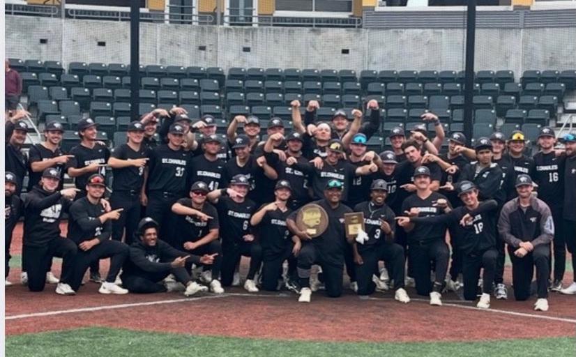 Baseball Wraps Up Season at Districts After Becoming Region 16 Champions